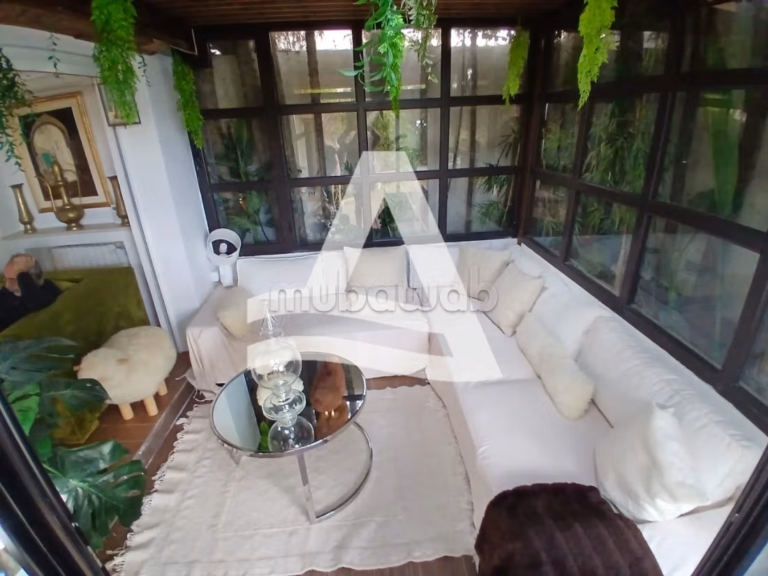Triplex elegantemente arredato con piscina a Gammarth