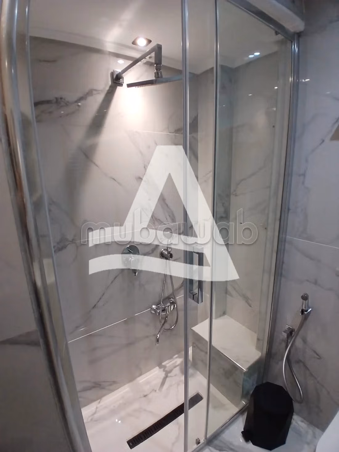 Triplex elegantemente arredato con piscina a Gammarth