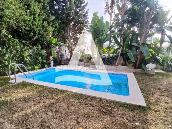 Triplex richement meublé avec piscine à Gammarth