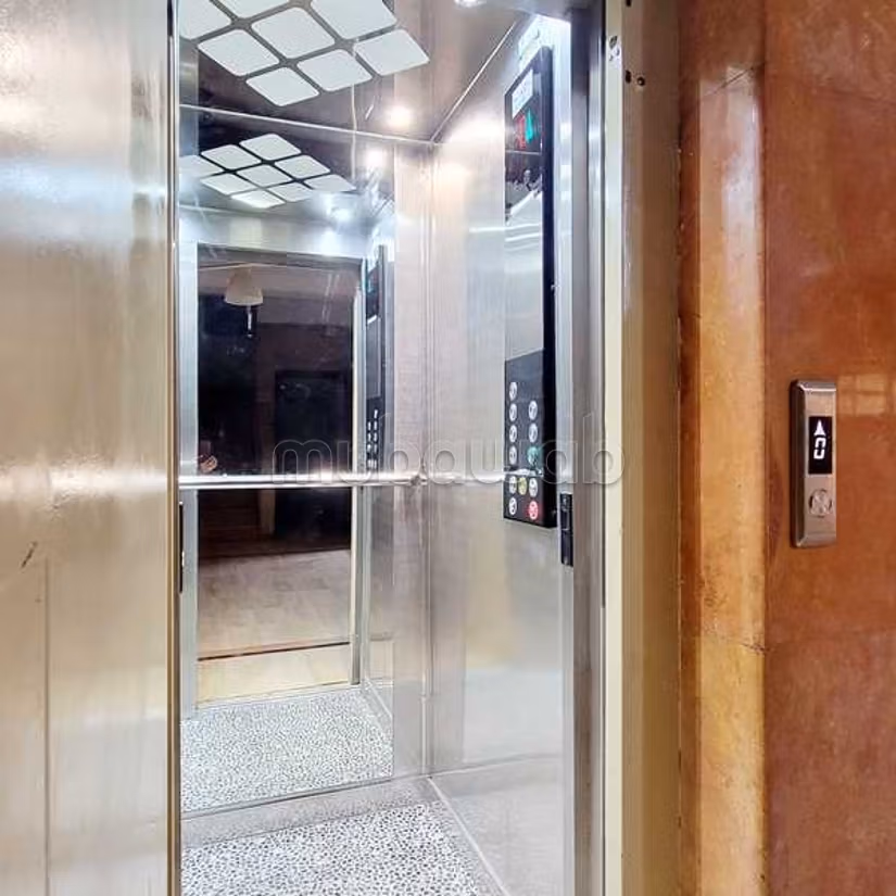 Appartement à Louer de 216.0 m² à Casablanca, Ferme Bretonne
