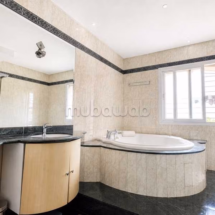 Villa en Venta de 638.0 m² en Casablanca, California