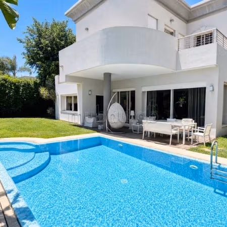 Villa en Venta de 638.0 m² en Casablanca, California