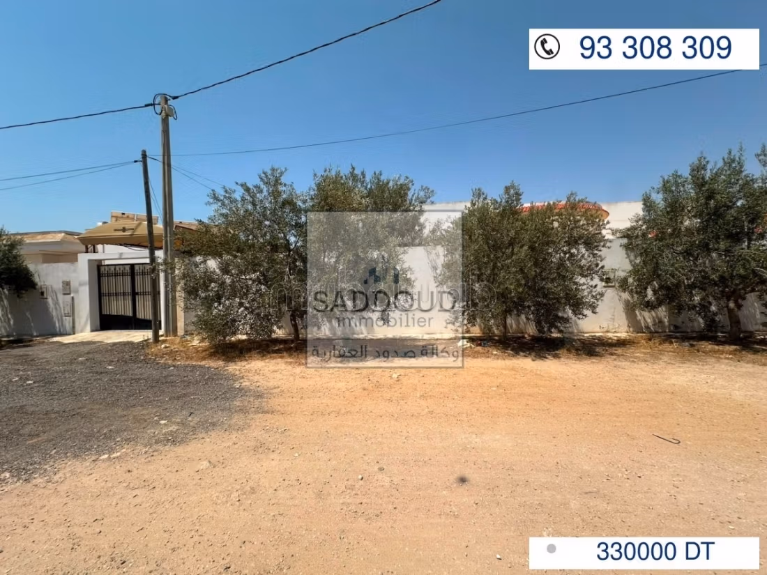 Terrain 1100m à vendre – Route matar klm 4.5