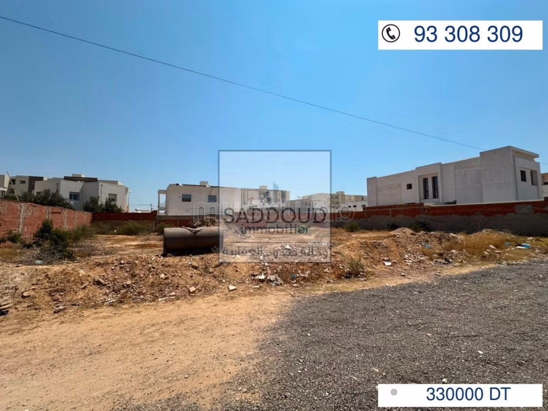 Terrain 1100m à vendre – Route matar klm 4.5