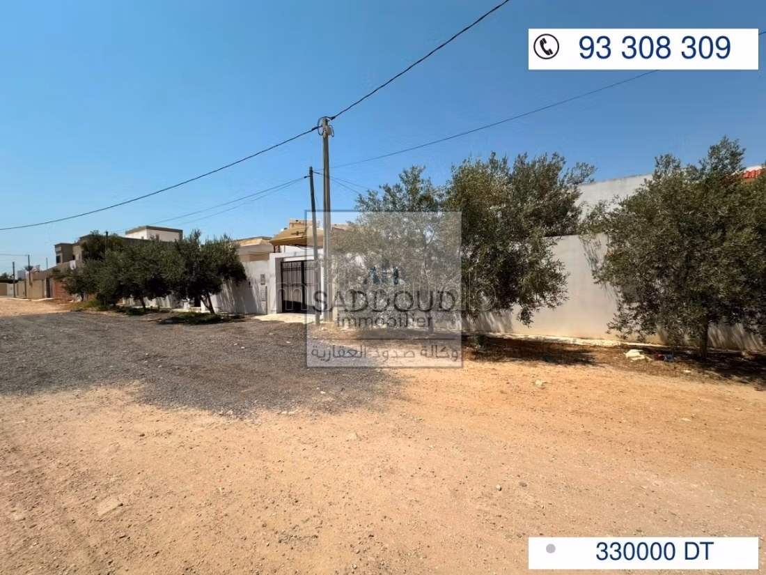 Terrain 1100m à vendre – Route matar klm 4.5
