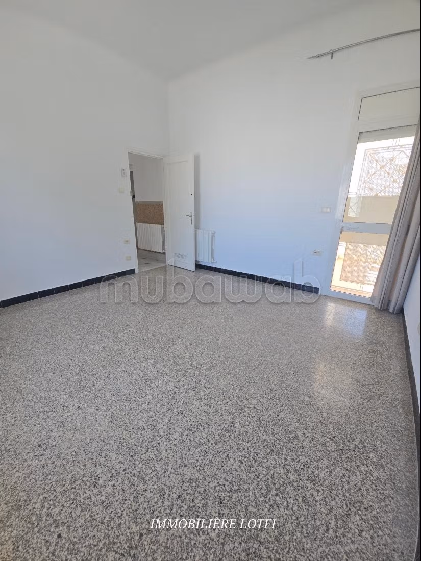 Superb villa for rent in Carthage. Surface area 305 m². Security door and central heating