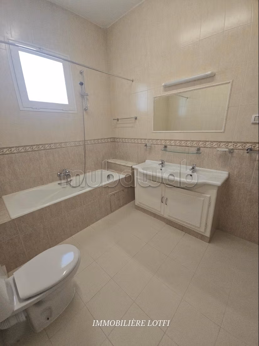 Superb villa for rent in Carthage. Surface area 305 m². Security door and central heating