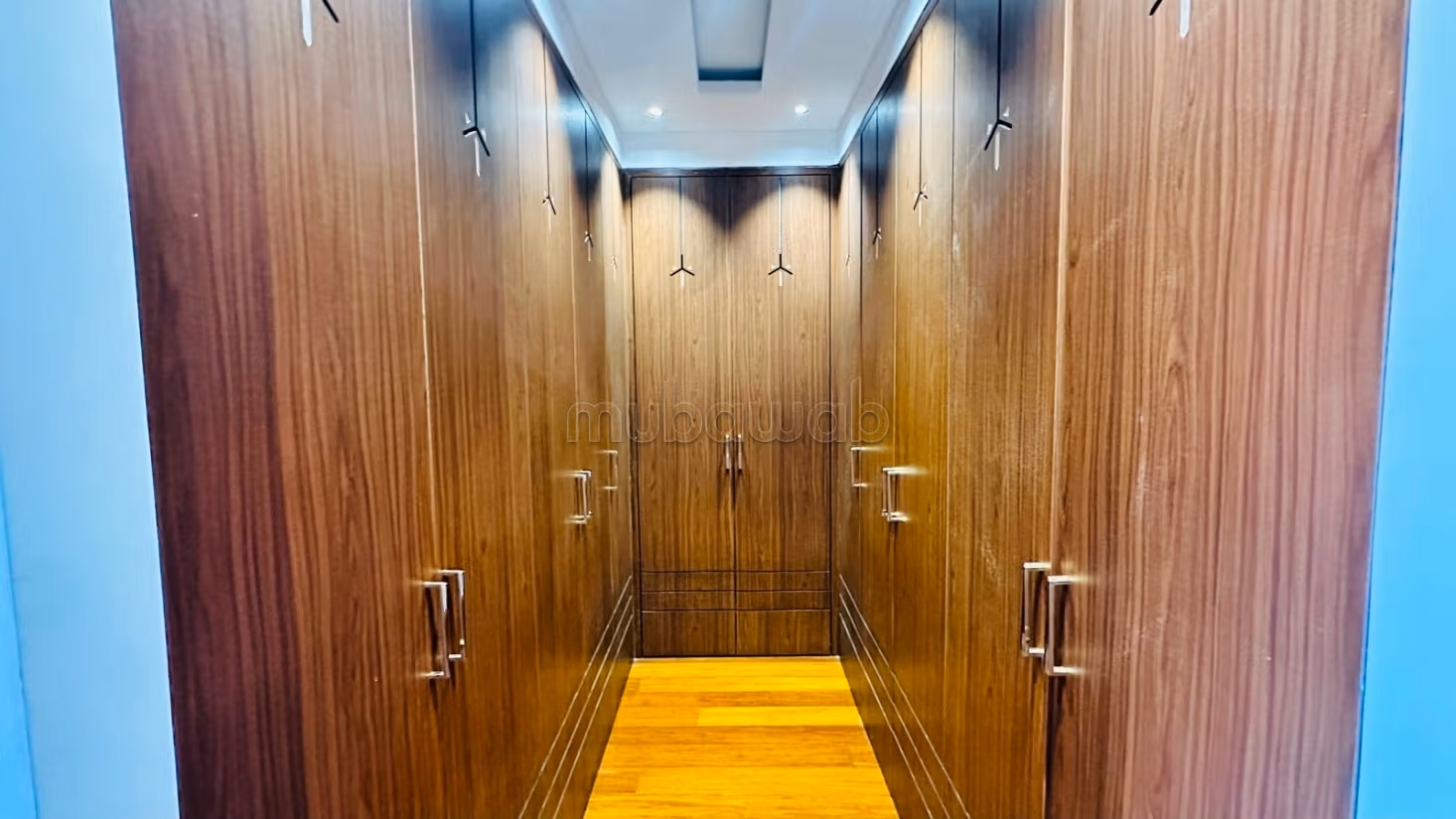 Location d'un appartement à Riyad.
5 pièces confortables.
Double vitrage et chauffage central — 6