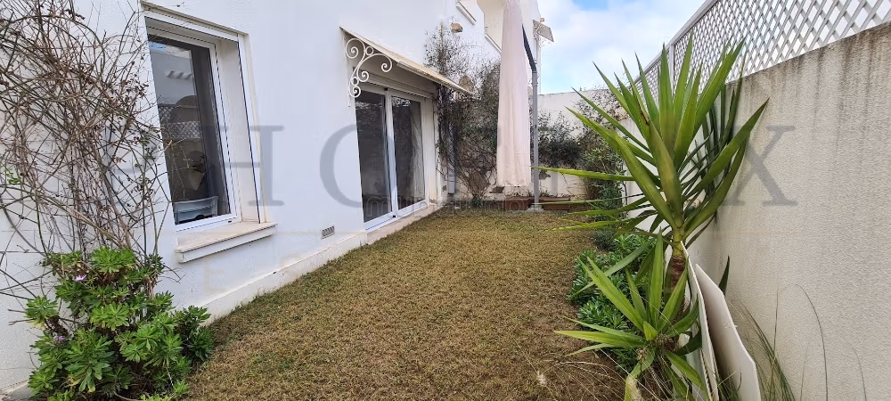 Duplex S3 con giardino a Gammarth