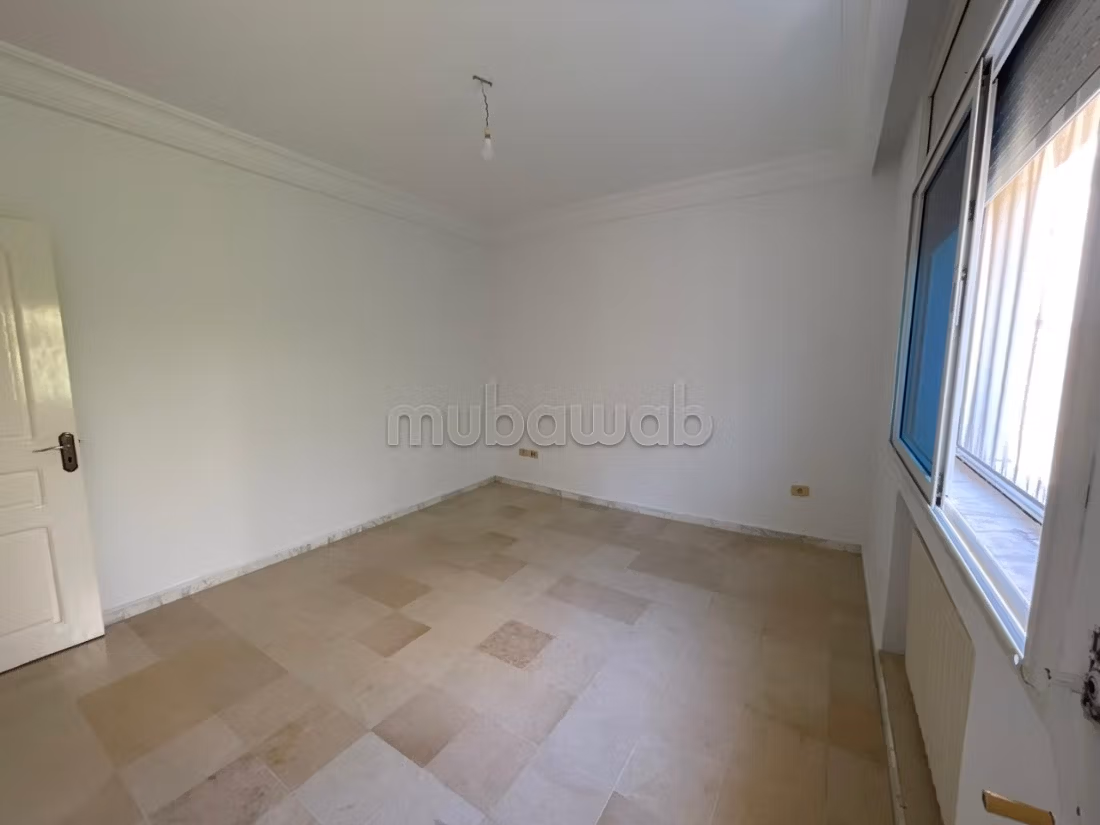 A louer Un RDC de villa en s3 à Gammarth
