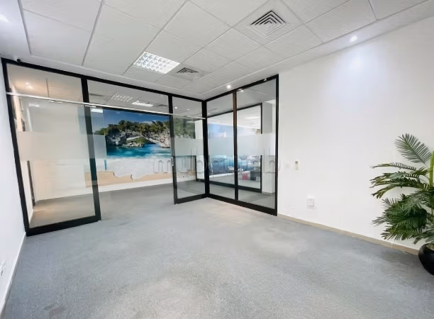 A louer Un bureau en HALL 3 à la marsa