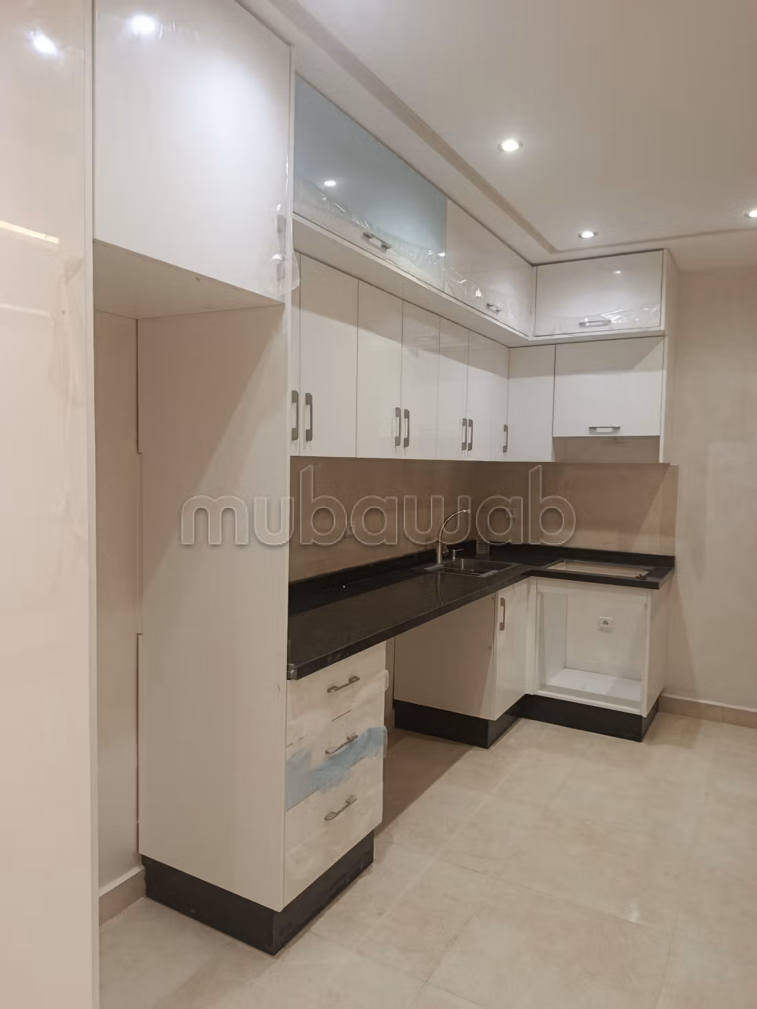 Bel appartement à vendre à Mhamid. 4 grandes pièces. Porte blindée, sécurité — 5