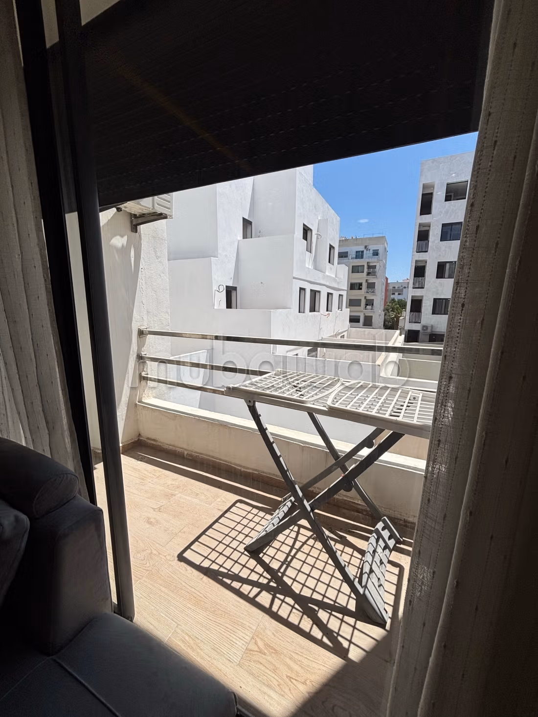 Location d'un appartement à Les Hôpitaux. Surface de 50 m². Bien meublé — 3