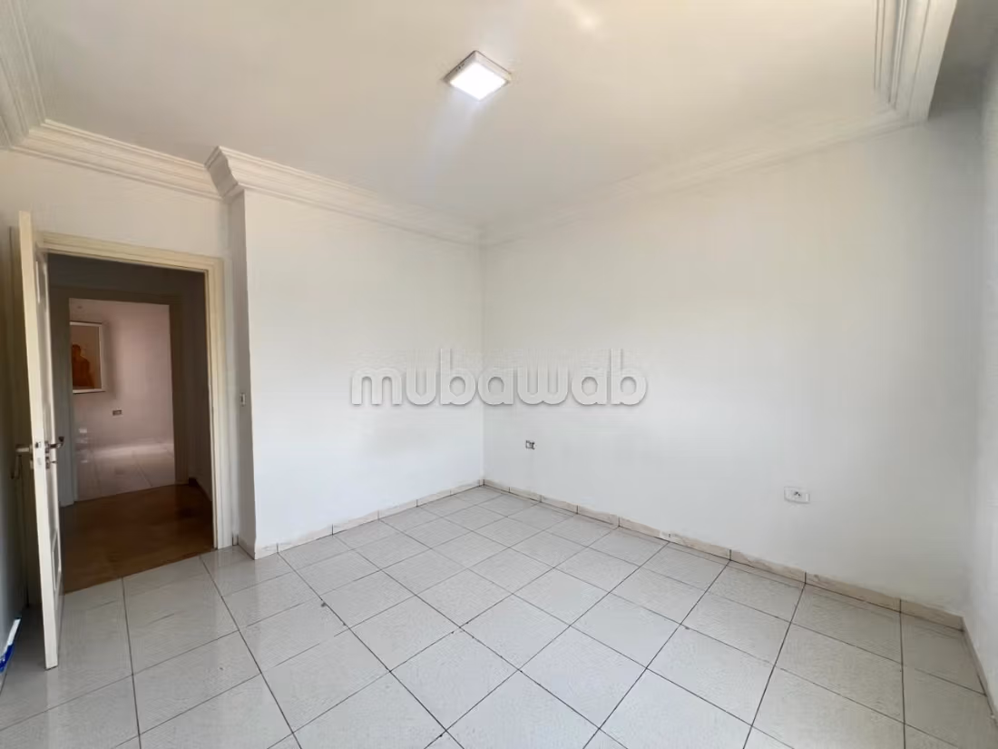 A louer: Appartement en S3 vide à Hammamet