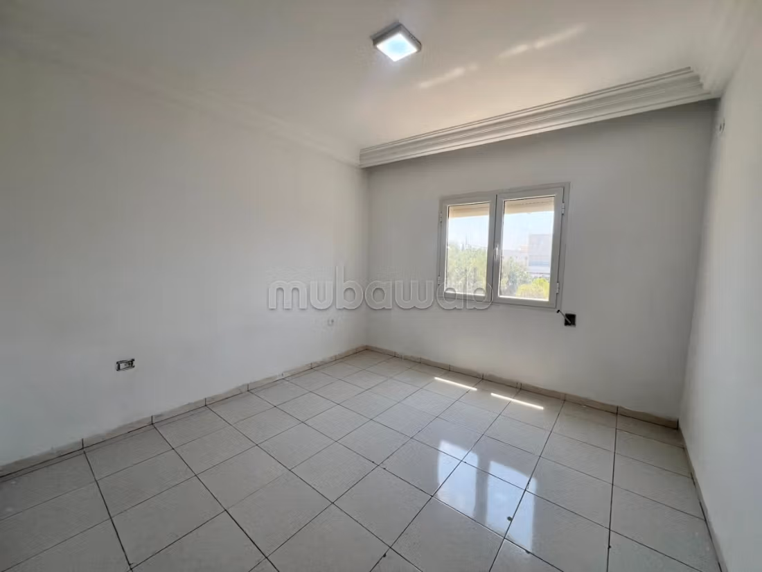 A louer: Appartement en S3 vide à Hammamet