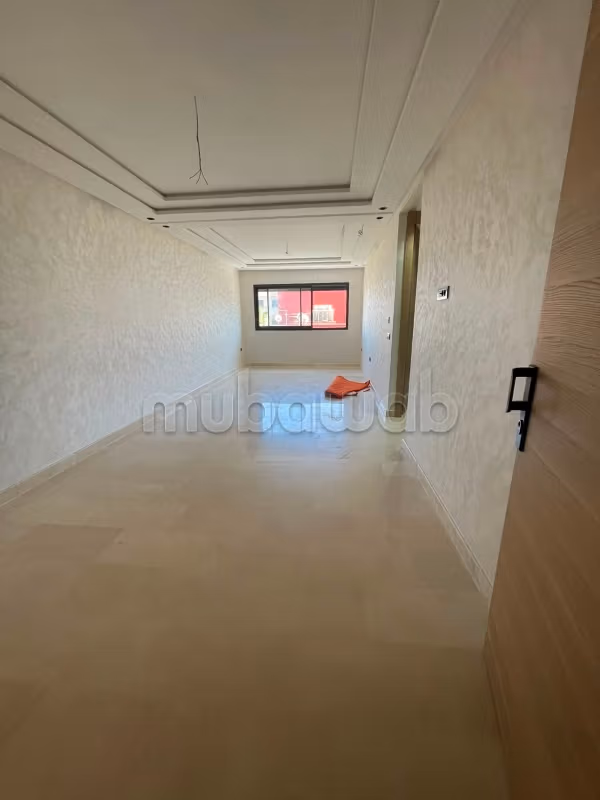 Appartamento in affitto a Les Hôpitaux. Superficie totale di 100 m². Salone marocchino e antenna parabolica