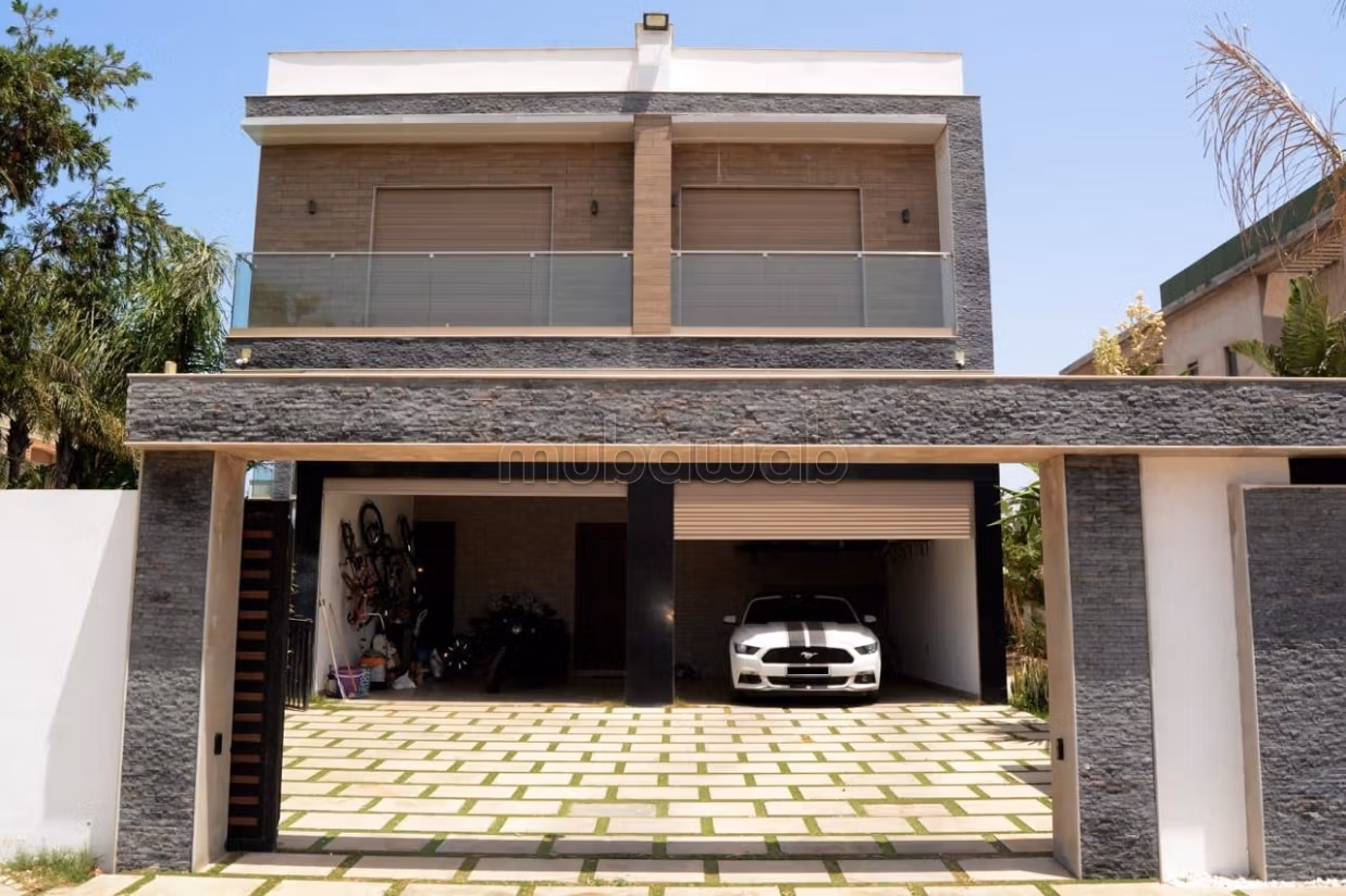 Exceptional villa with sea view
