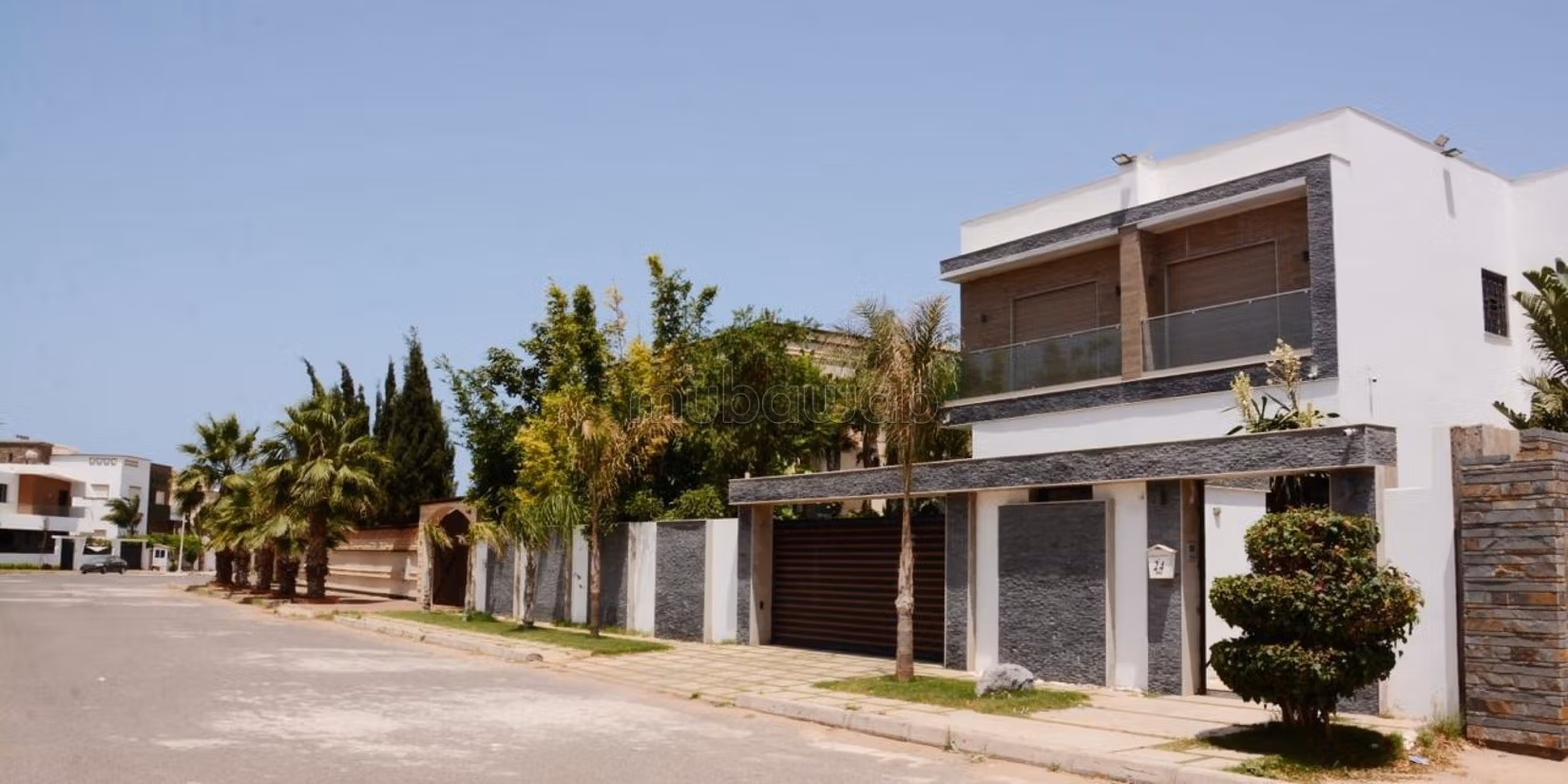 Exceptional villa with sea view