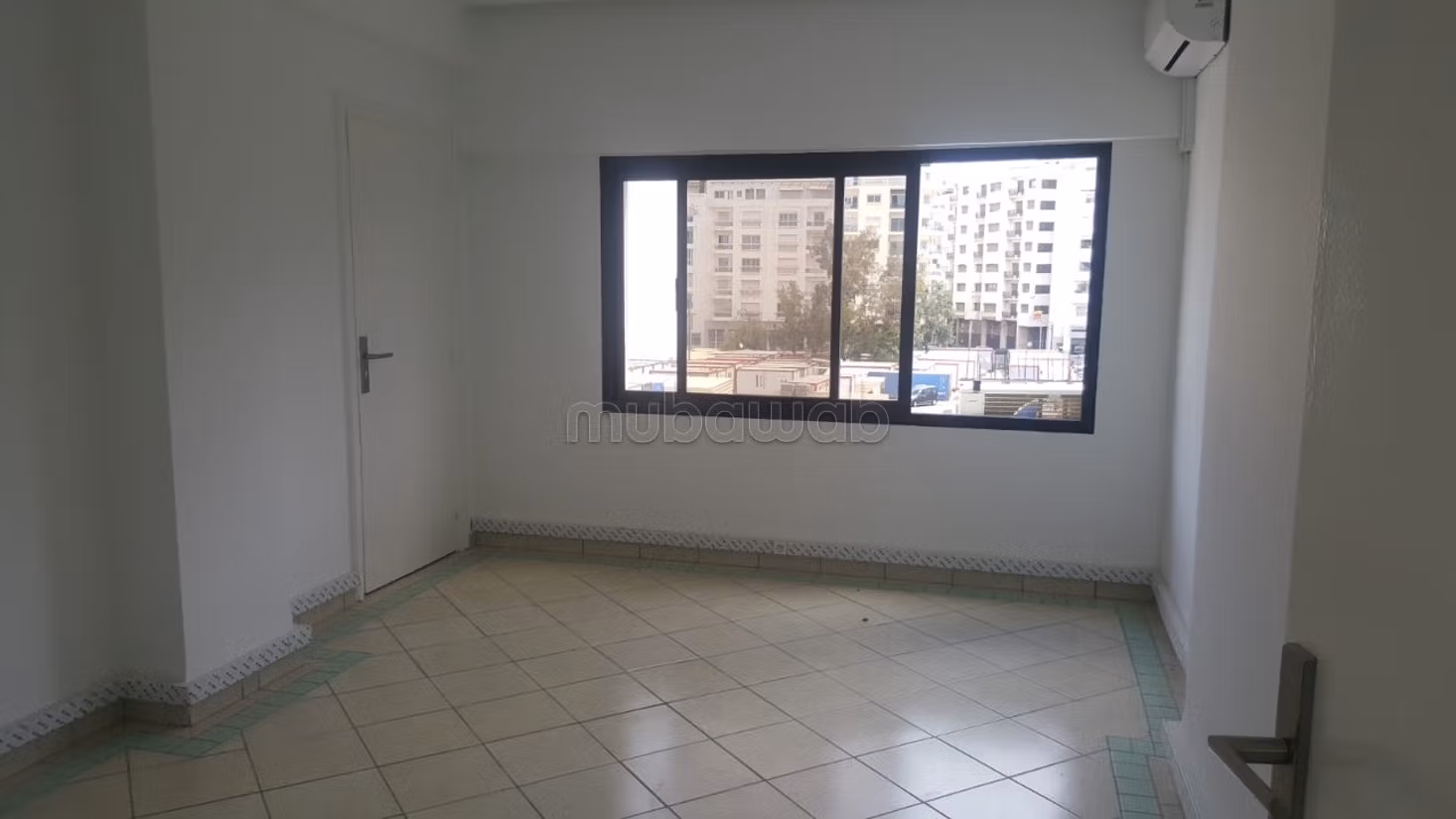 Oficinas en venta completamente renovadas en Racine.