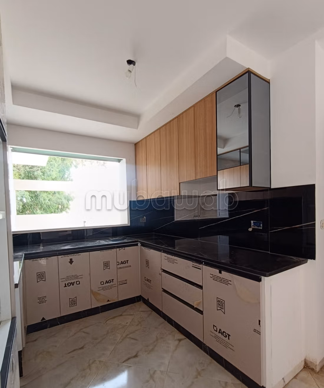 Vente villa de luxe. 3 chambres agréables. Belle terrasse et jardin