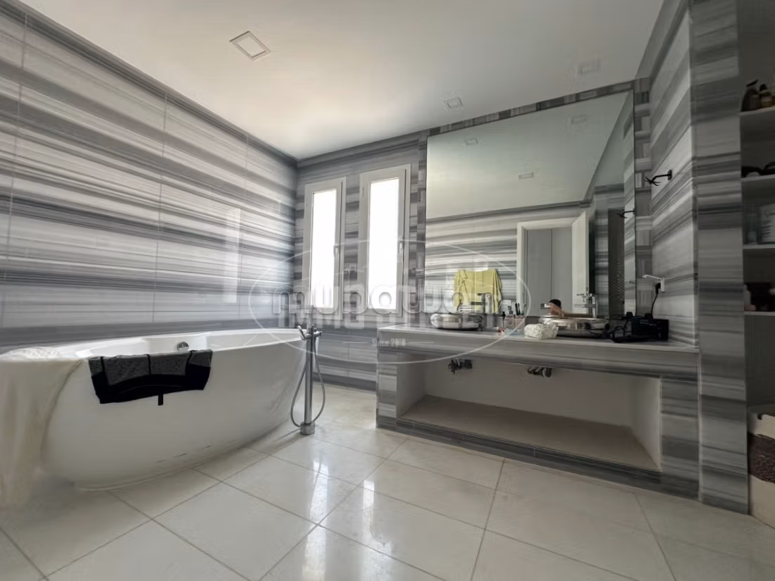 À LOUER, Villa S5 Meublée avec Piscine – La Marsa Plage