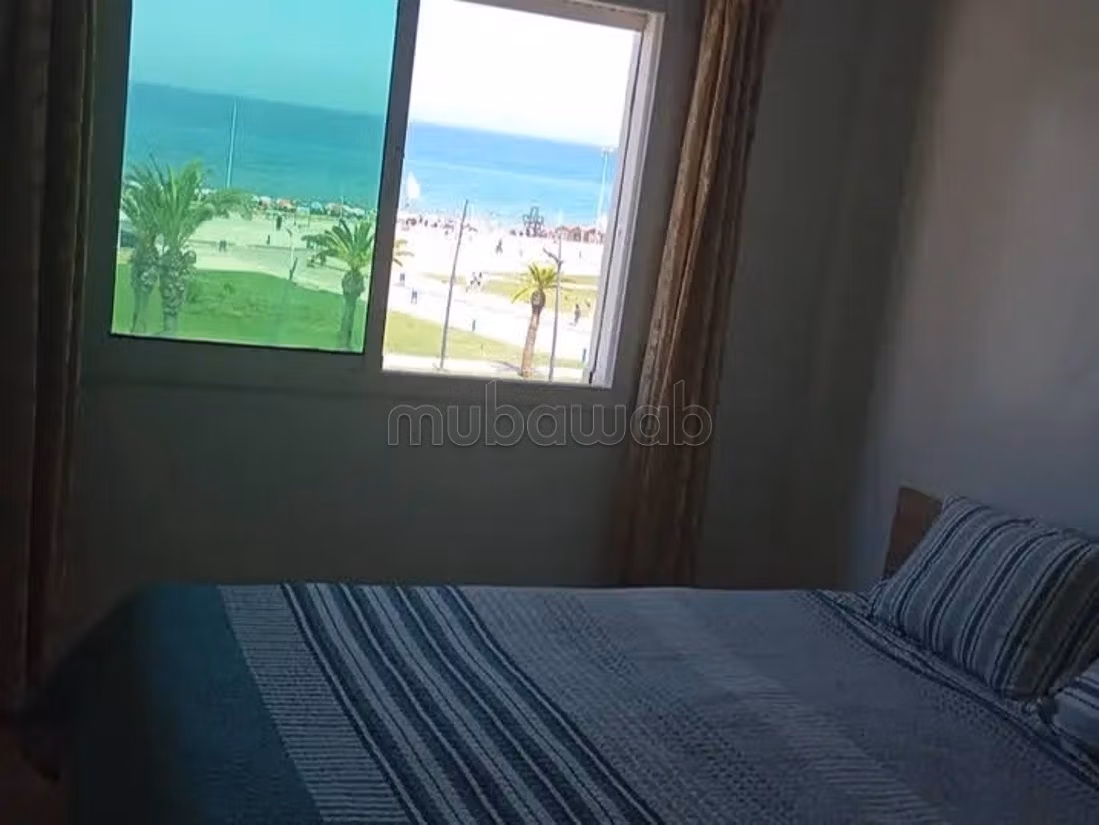 Bellissimo appartamento in affitto a M'Diq. Superficie di 68 m². Arredato
