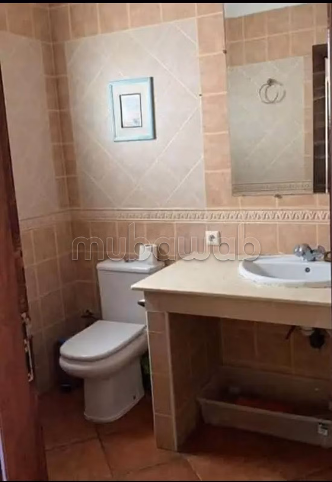 Bellissimo appartamento in affitto a M'Diq. 2 camere da letto confortevoli. Posti auto e terrazza