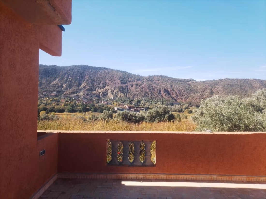 Achat de terrain à Route Casablanca. Surface totale 12000 m²