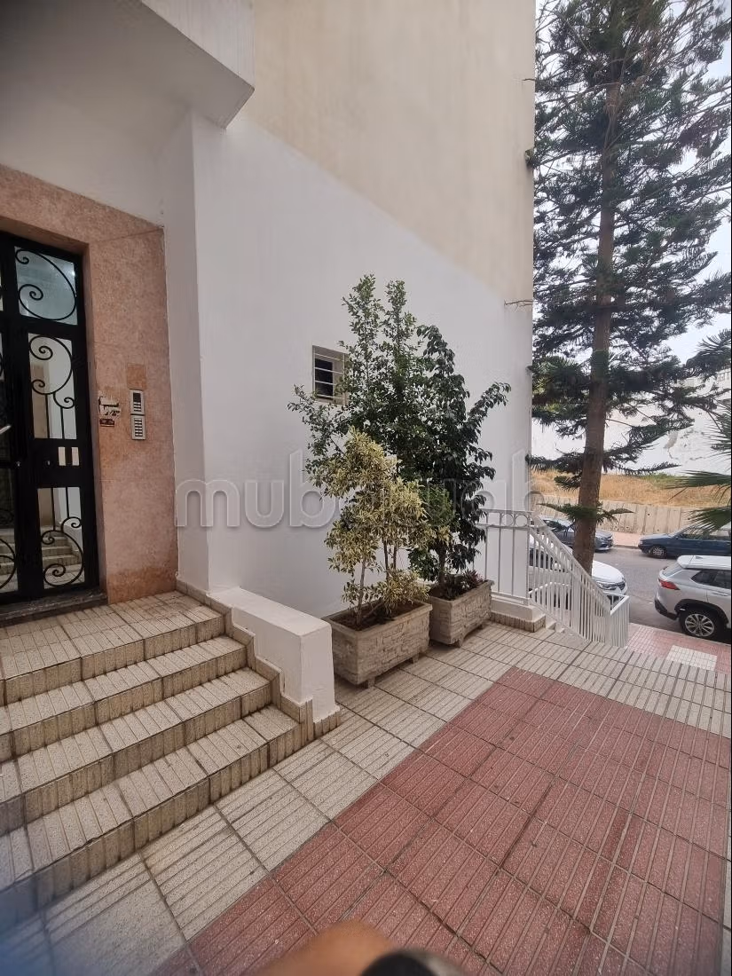 Bel appartement en location à Charaf. 2 chambres. Meublé — 2