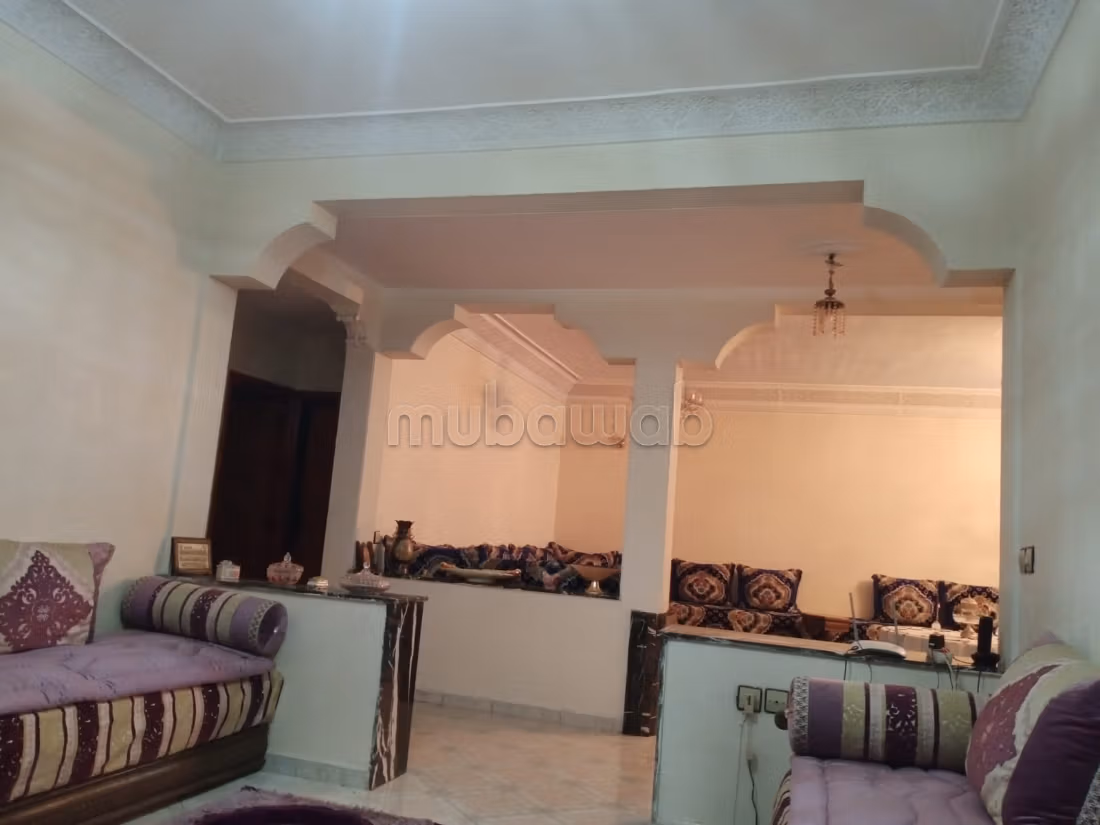 Vente villa à Al Adarissa. 4 salons, 6 chambres. Grande terrasse