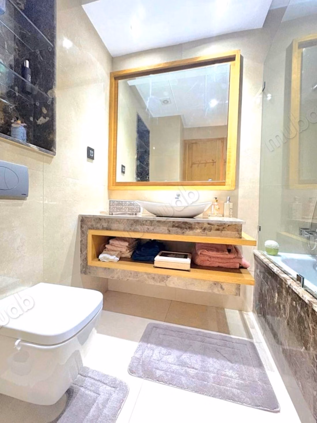 Rental of a new furnished apartment at CFC