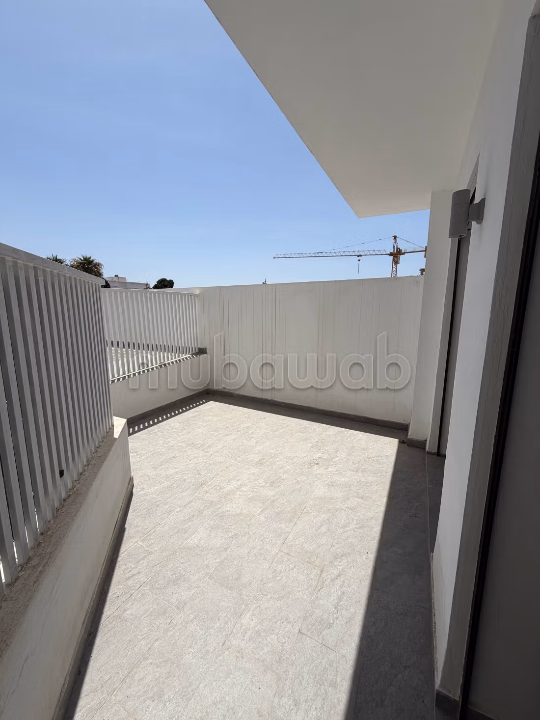 Nuovo studio di 50m2, terrazza e parcheggio ad Abdelmoumen
