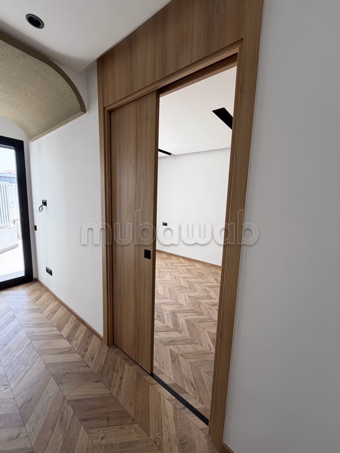 Nuovo studio di 50m2, terrazza e parcheggio ad Abdelmoumen