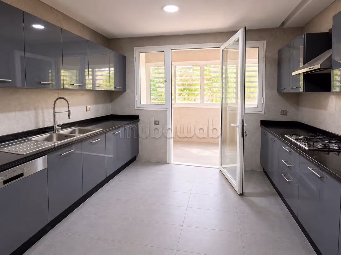 Appartement RDJ 310m² à louer à SOUISSI — 6