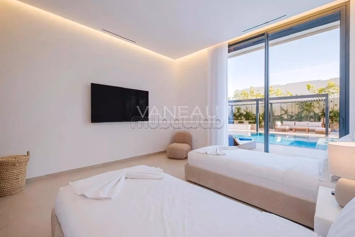 Contemporary villa with 5 bedrooms on Ourika Road