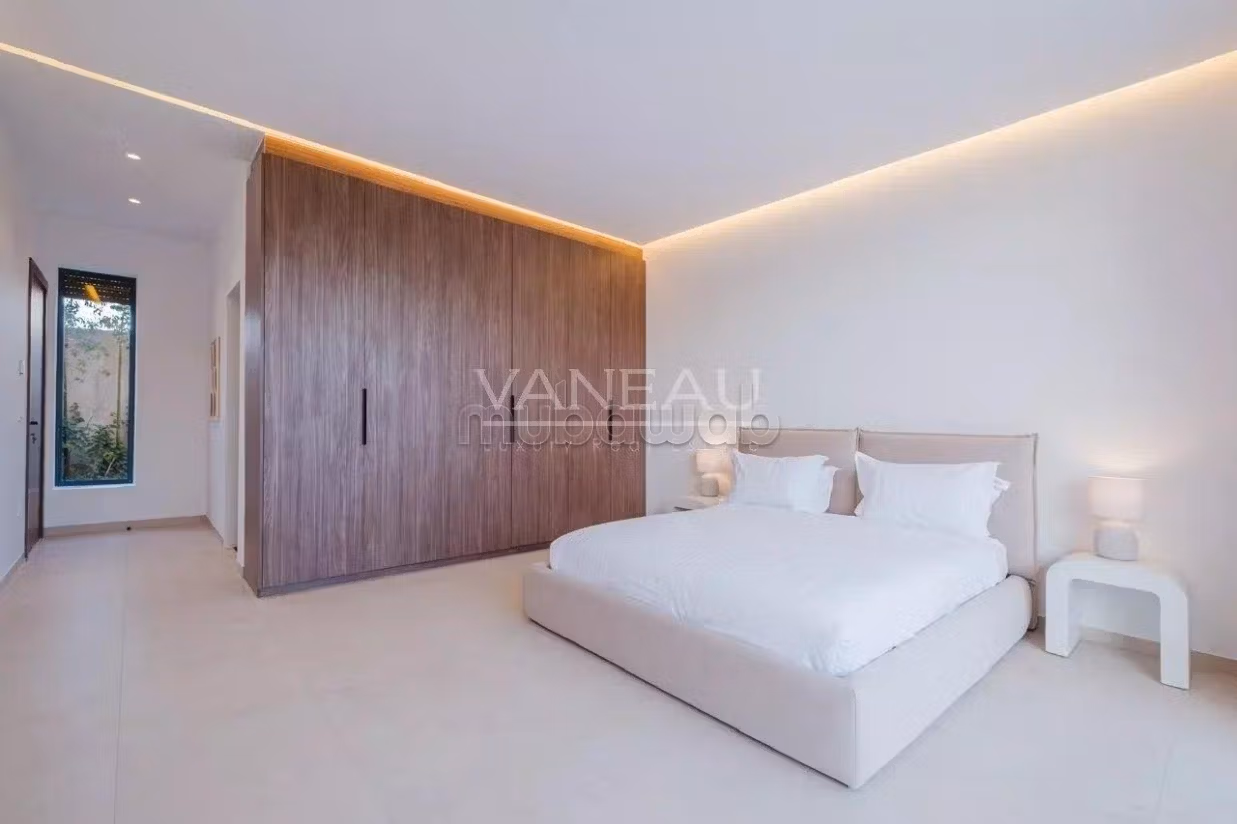 Contemporary villa with 5 bedrooms on Ourika Road