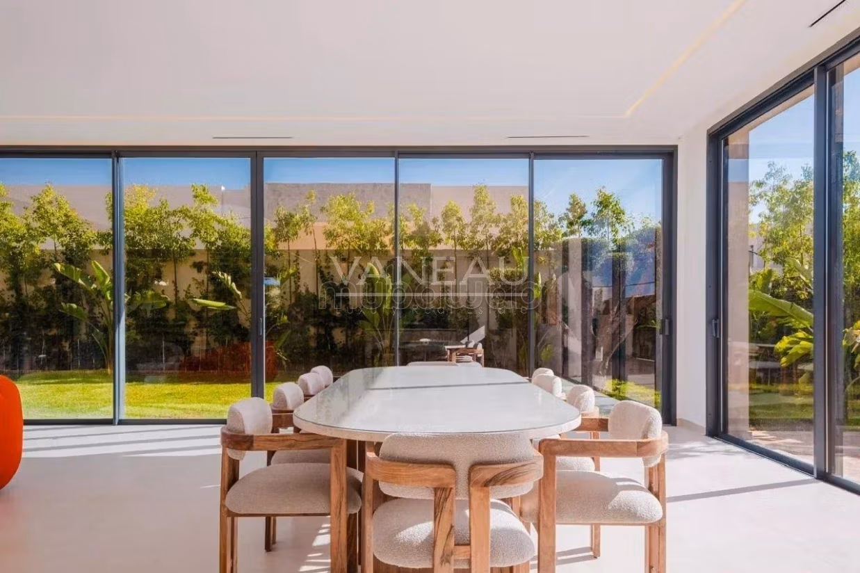 Contemporary villa with 5 bedrooms on Ourika Road
