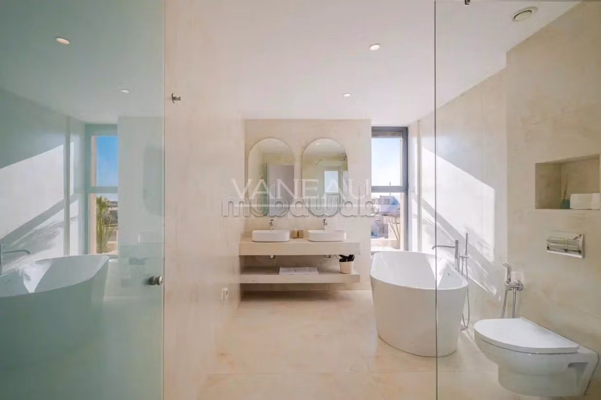 Contemporary villa with 5 bedrooms on Ourika Road
