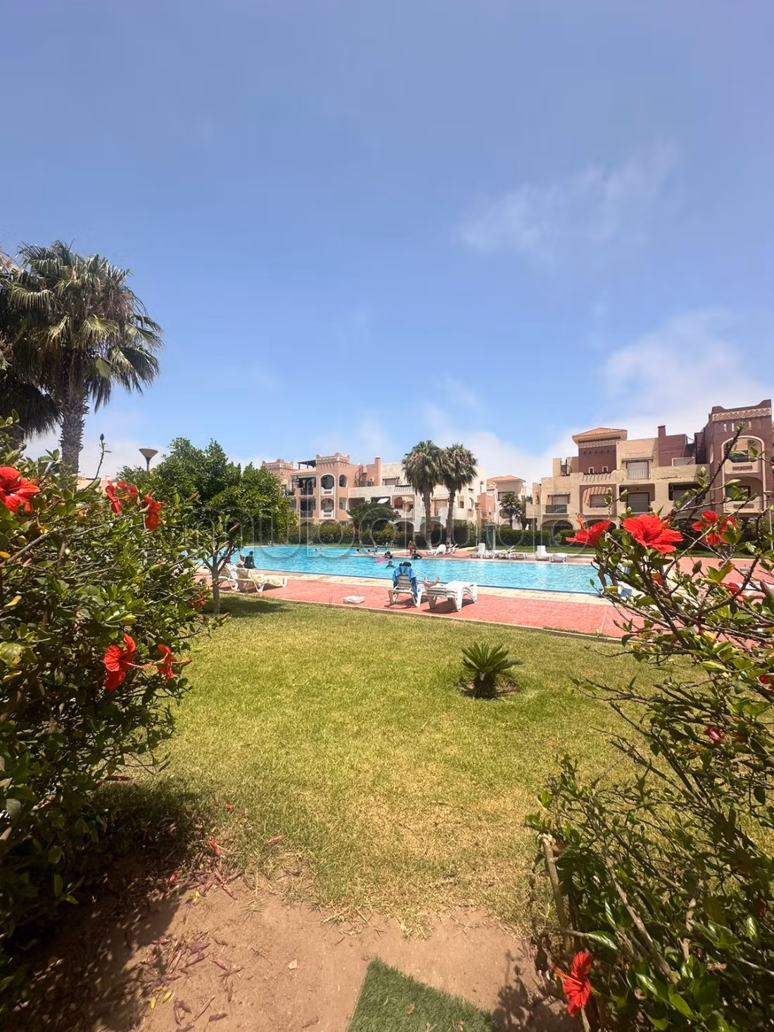 Apartments for rent in Saidia. Area 80 m². Secure residence equipped with a satellite channel reception system.