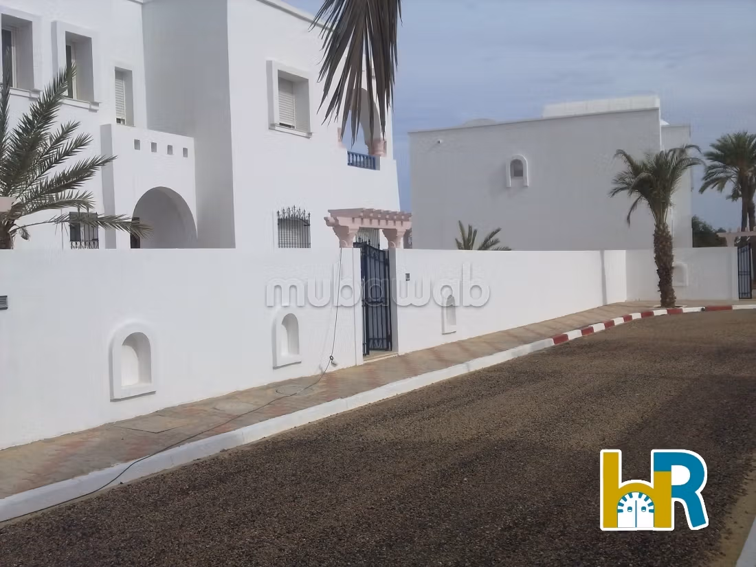 High-end house for sale in Midoun. 3 comfortable bedrooms. Terrace and garden