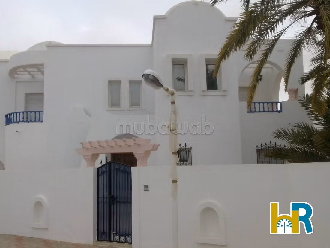 High-end house for sale in Midoun. 3 comfortable bedrooms. Terrace and garden