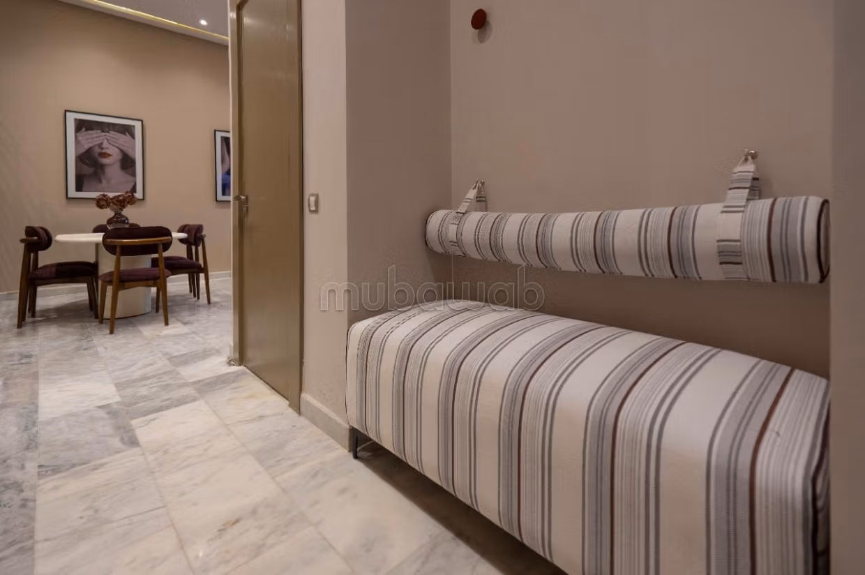 Superbo appartamento in affitto a Borgogna. Superficie totale 140 m². Ben arredato