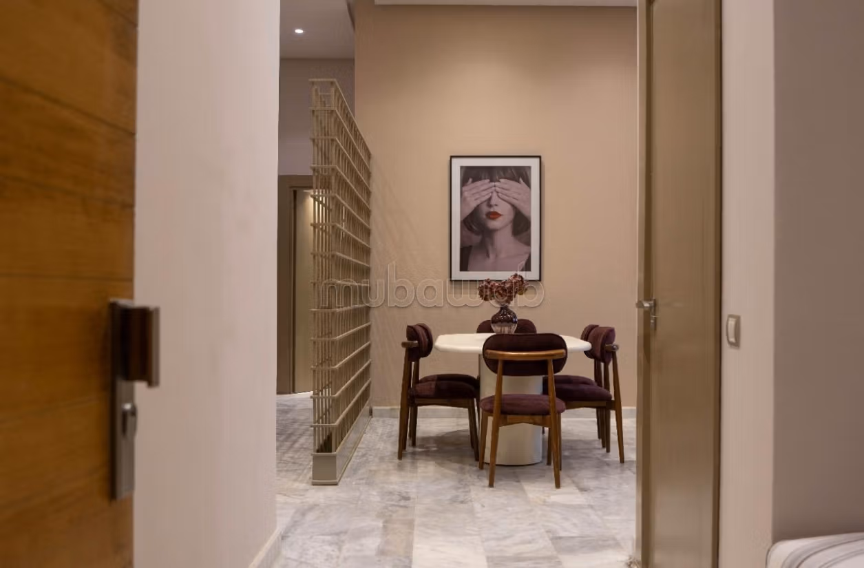 Superbo appartamento in affitto a Borgogna. Superficie totale 140 m². Ben arredato