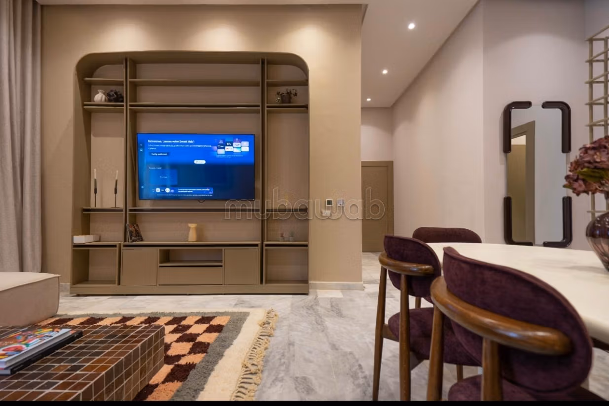 Superbo appartamento in affitto a Borgogna. Superficie totale 140 m². Ben arredato