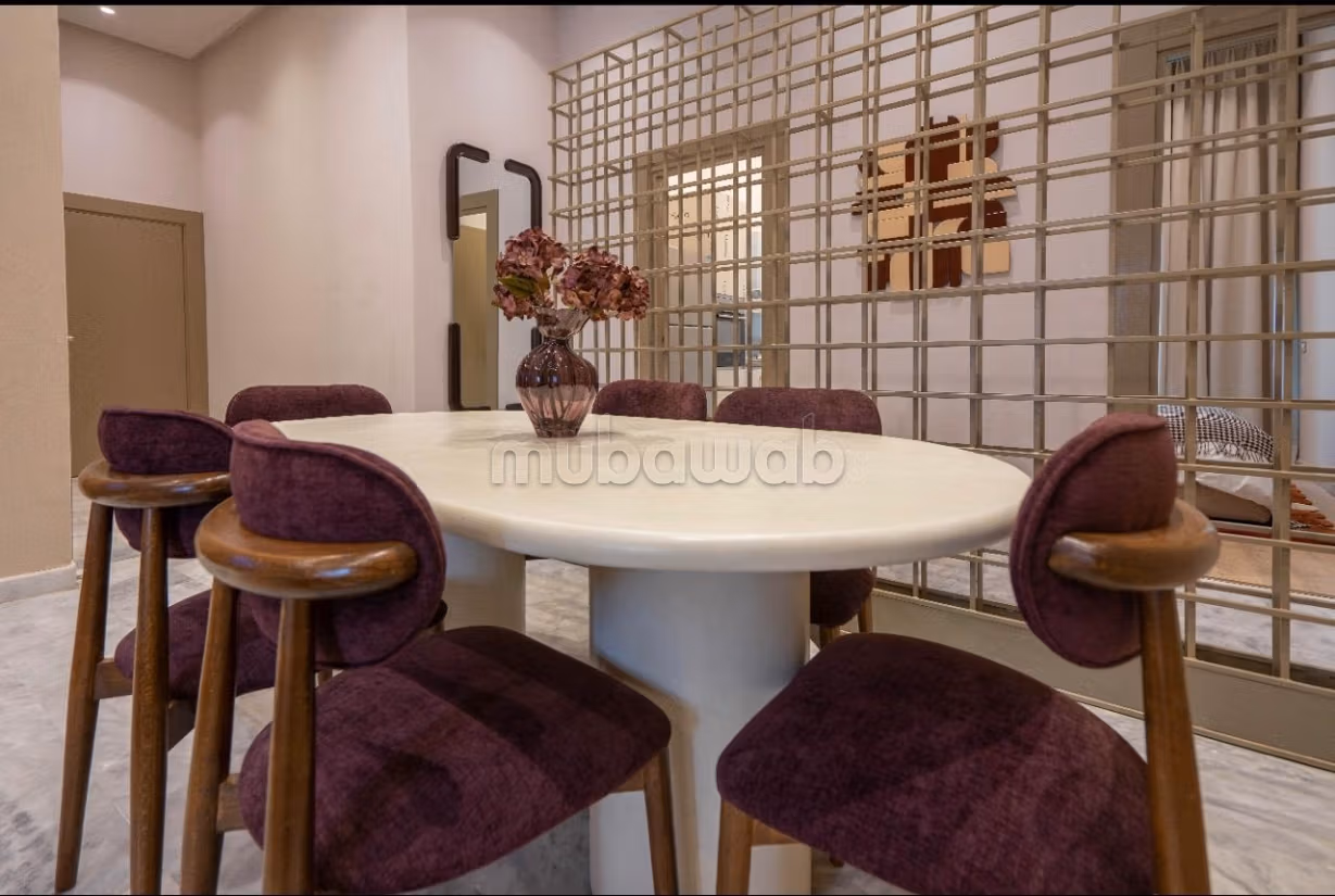 Superbo appartamento in affitto a Borgogna. Superficie totale 140 m². Ben arredato