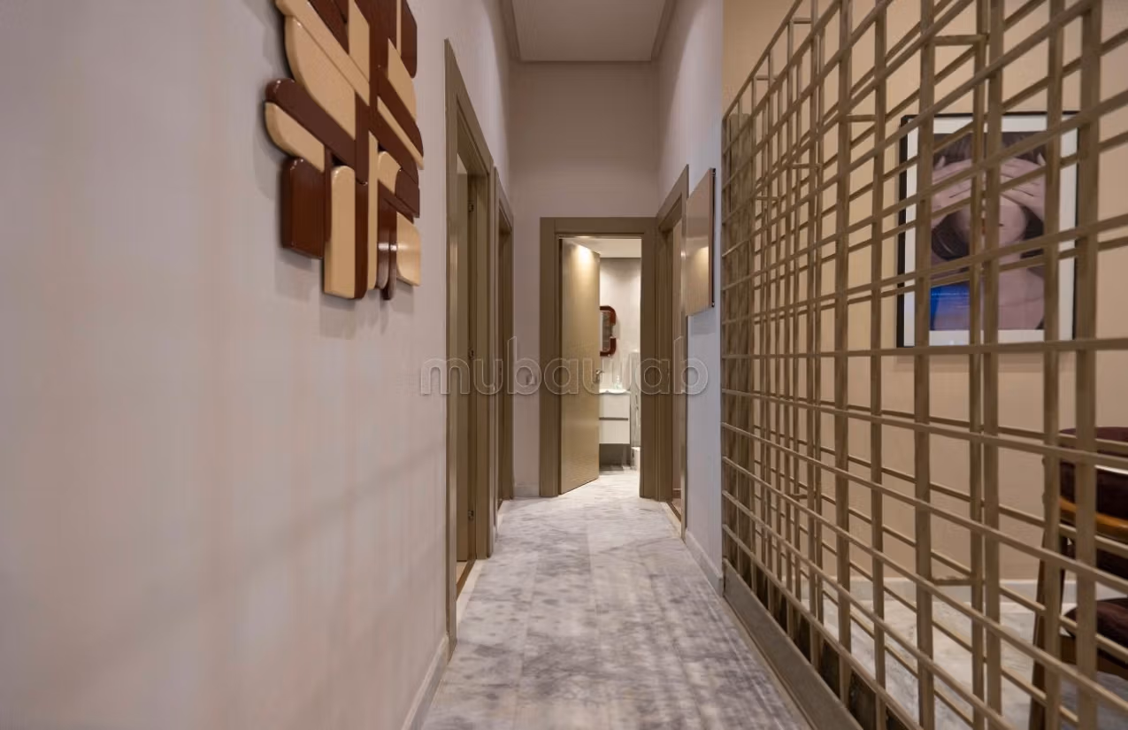 Superbo appartamento in affitto a Borgogna. Superficie totale 140 m². Ben arredato