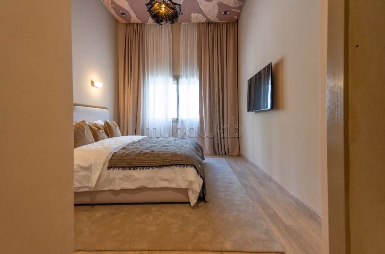 Superbo appartamento in affitto a Borgogna. Superficie totale 140 m². Ben arredato