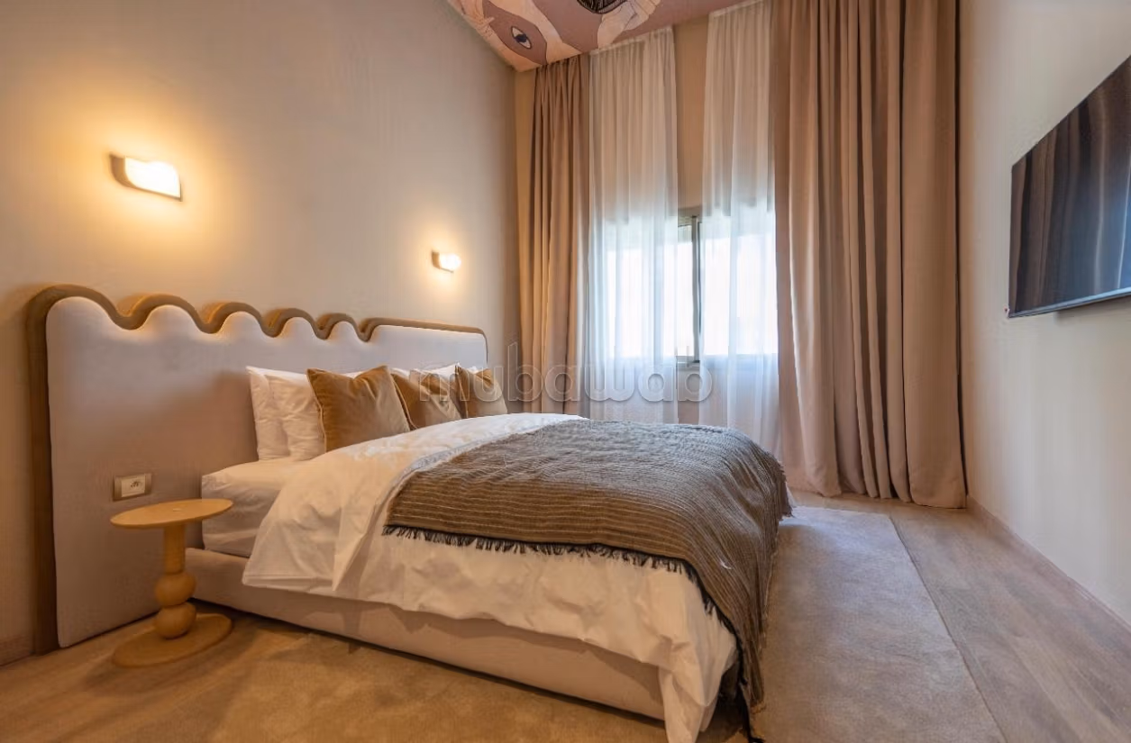 Superbo appartamento in affitto a Borgogna. Superficie totale 140 m². Ben arredato