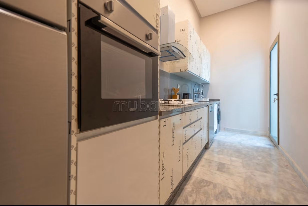 Superbo appartamento in affitto a Borgogna. Superficie totale 140 m². Ben arredato