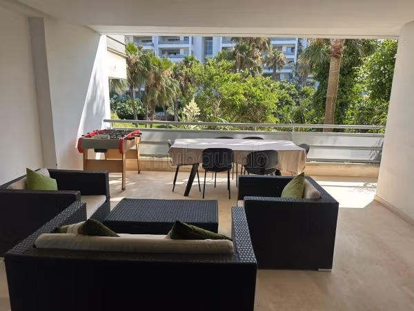 Sublime terrace near the ocean